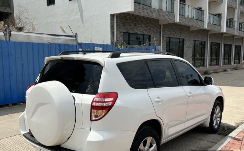 2009 Toyota RAV4 2.0L Manual Classic
